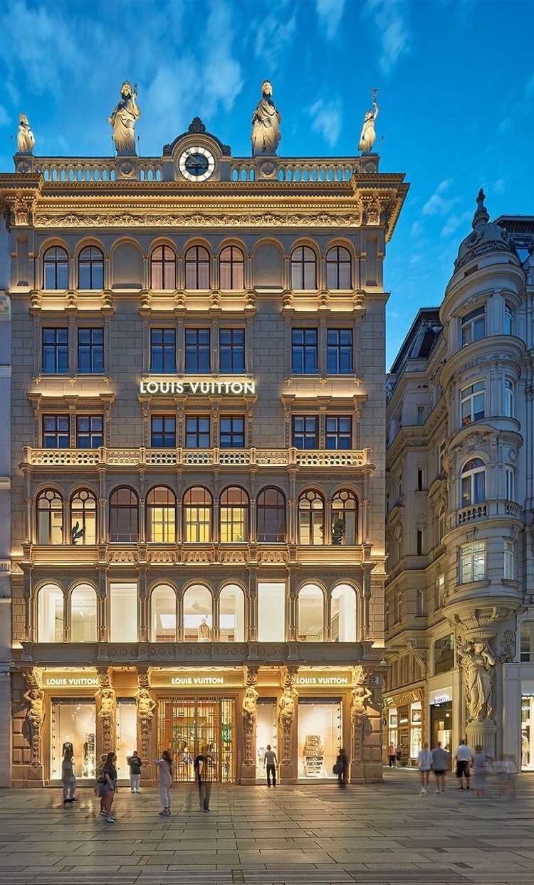 Illuminated historic Louis Vuitton façade on the Graben, Vienna